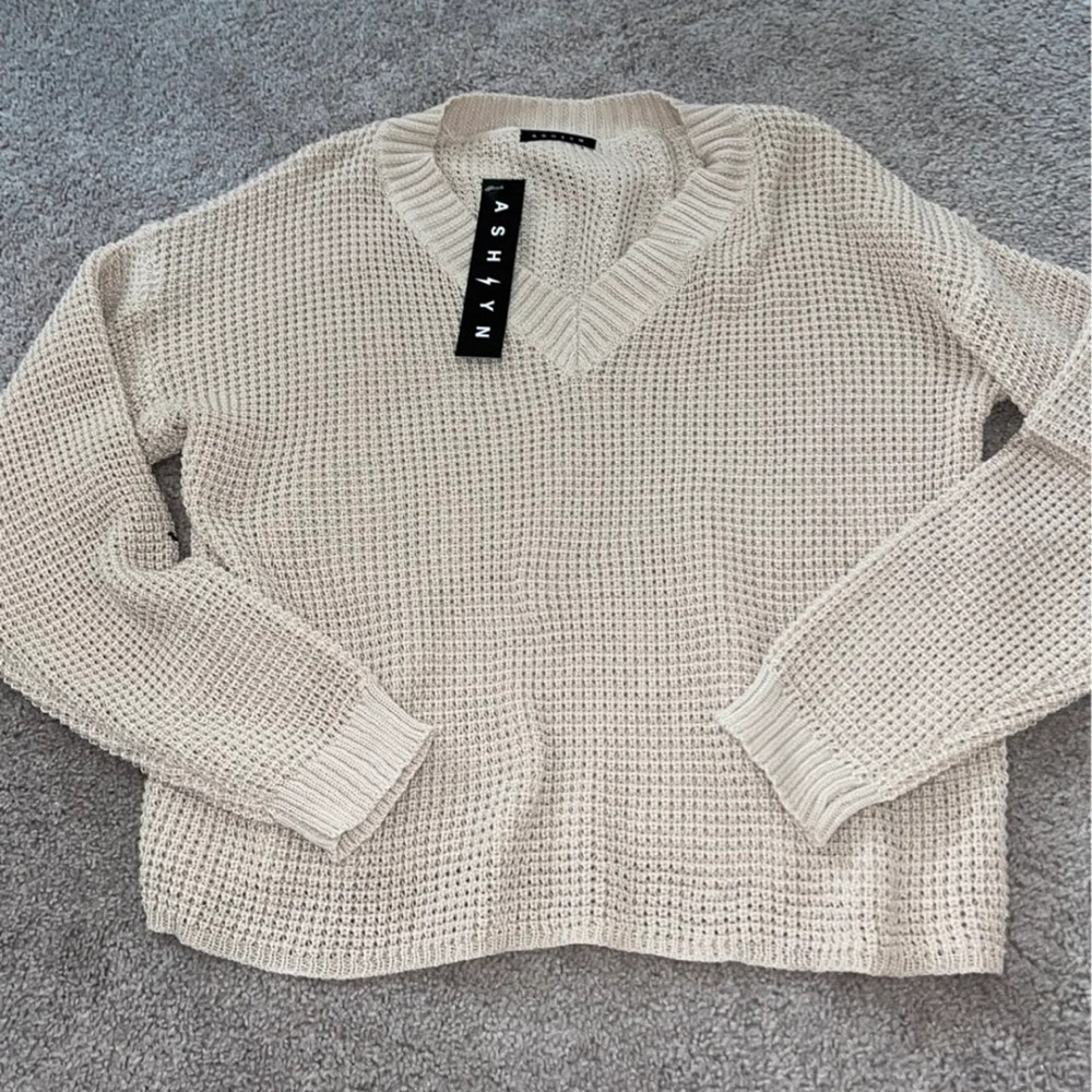 Sweater by shophopes